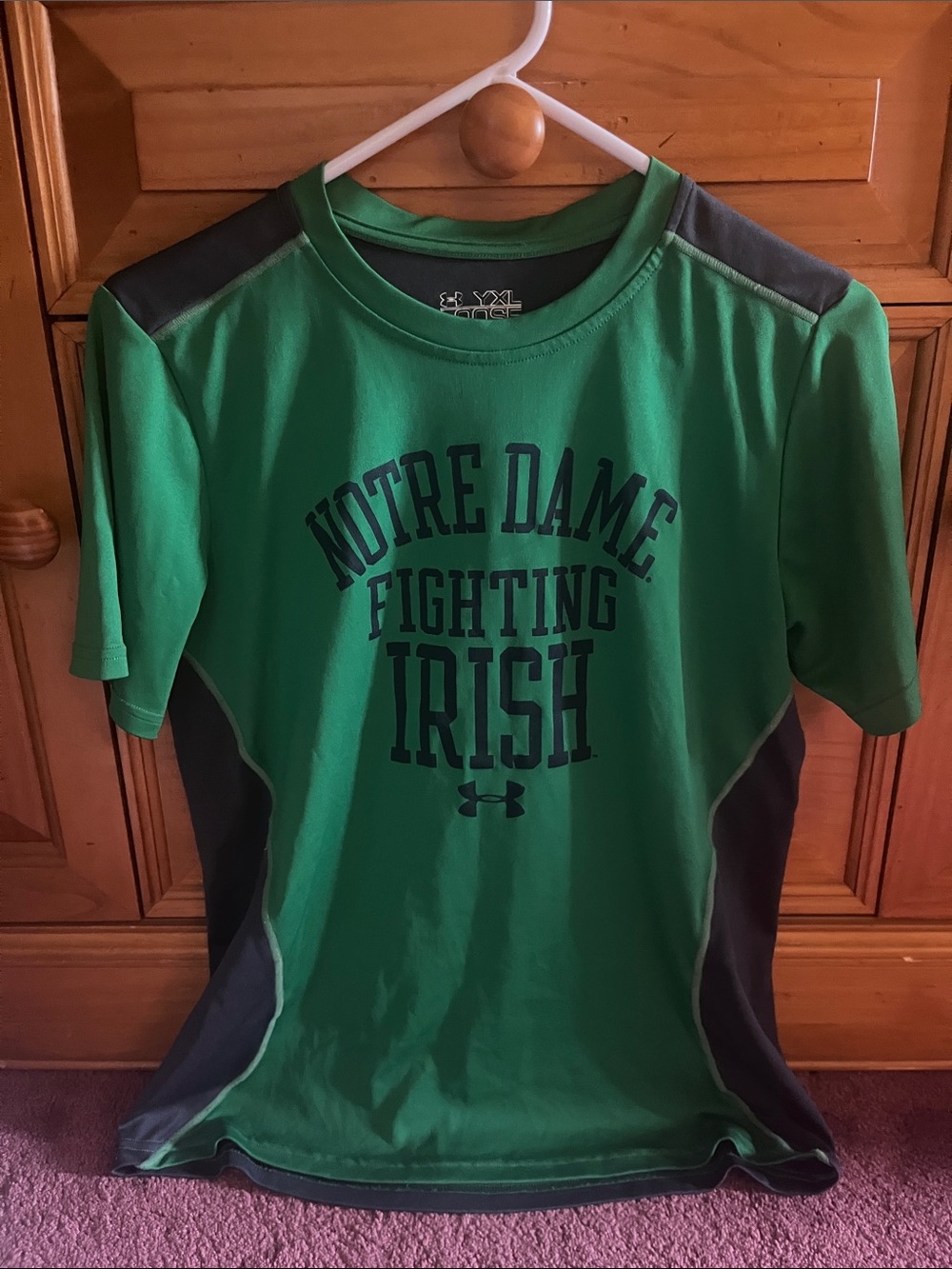 Under Armour Green and Navy Notre Dame Fighting Irish Tee Youth size XL